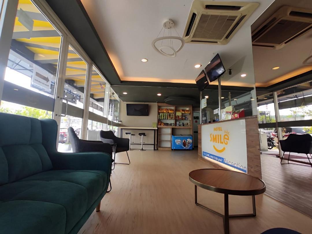 Smile Hotel C180 Cheras Selatan Dış mekan fotoğraf